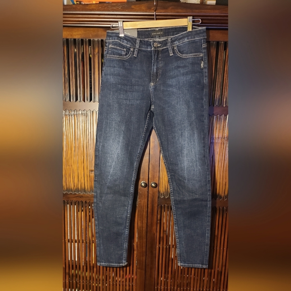 New with tags Silver Jeans Mazy high rise Skinny Indigo size 30 length 29